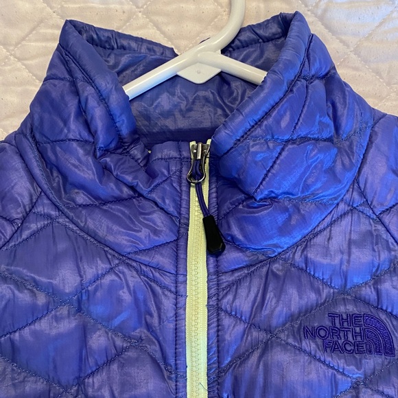 The North Face Blue Quilted Jacket Thermoball - Picture 2 of 8